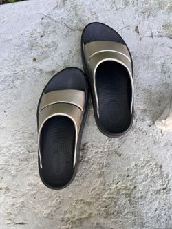 OOFOS Oomega Ooahh Luxe Latte Women’s Sandals