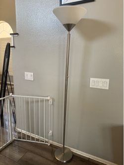 Floor lamp