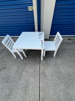 Kiddo chilling table set $24