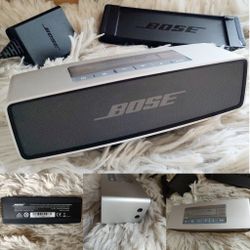 BOSE SoundLink Mini Bluetooth Speaker w/  Charging Cradle & AC Power Adapter (MSRP $350)