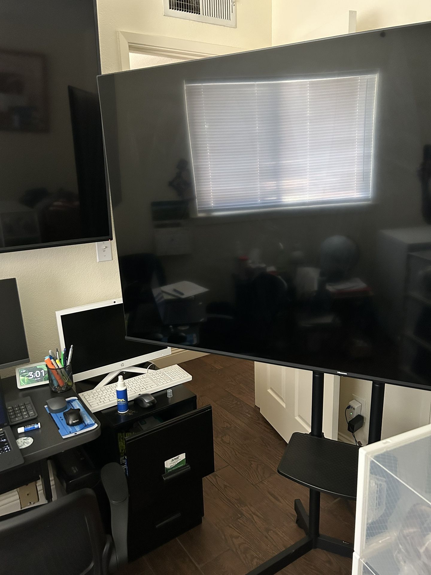 75 Inch Hisense Smart TV