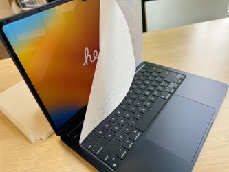 MacBook Air. 13. Inch. M3/8Gb/256 ssd