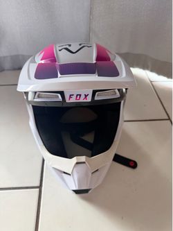 Women’s Fox helmet with goggles