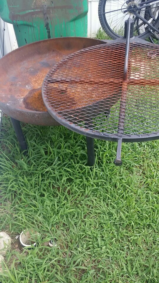 Heavy duty fire pit/grill