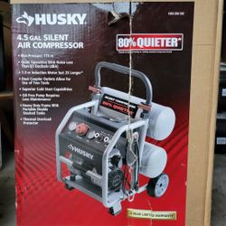 New In Box Husky 4.5 Gallon Air Compressor 