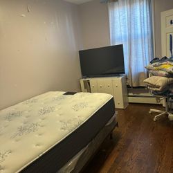 Queen Bed 