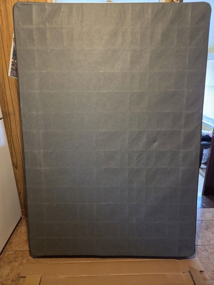 Full Size Box Spring/Foundation