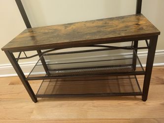 Entry bench with hooks