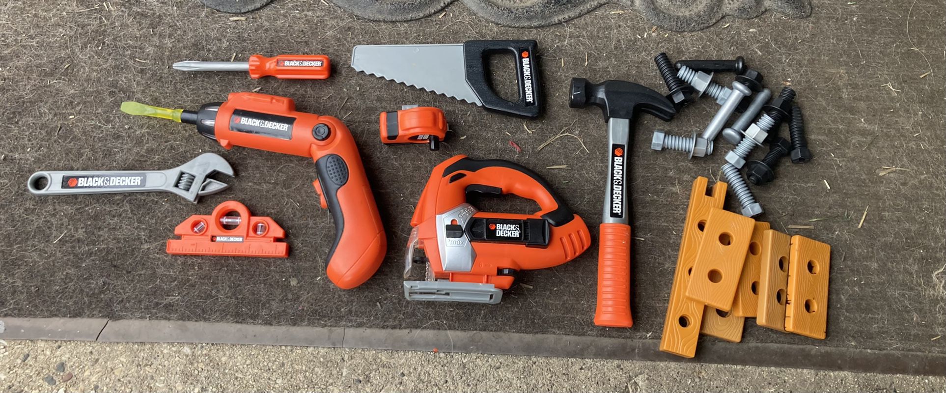 Black & Decker kids power tools workbench missing some tools - baby & kid  stuff - by owner - household sale - craigslist