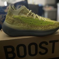 yeezy hyite size 10.5 brand new