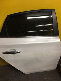 Nissan Sentra Right Rear Door(used)