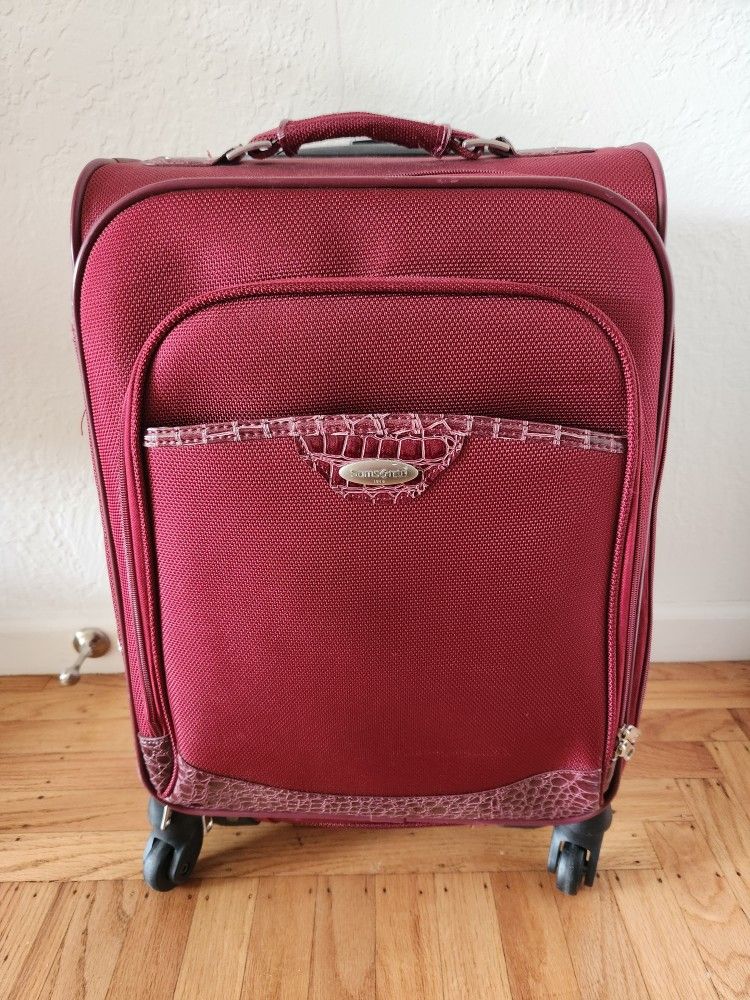 Samsonite Rolling Luggage 