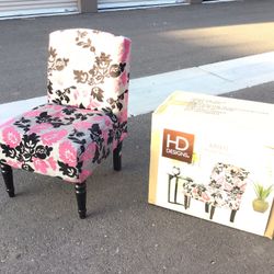 2 HD Designs Kristi Accent Chairs - Nice Floral Print Armless Accent Chairs 