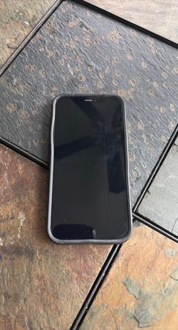Unlocked IPhone 12 (Read Description 4 info)