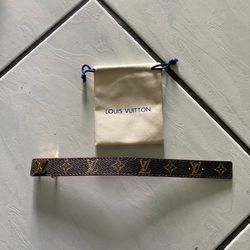 Brown designer bracket