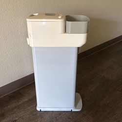 Baby diaper trash