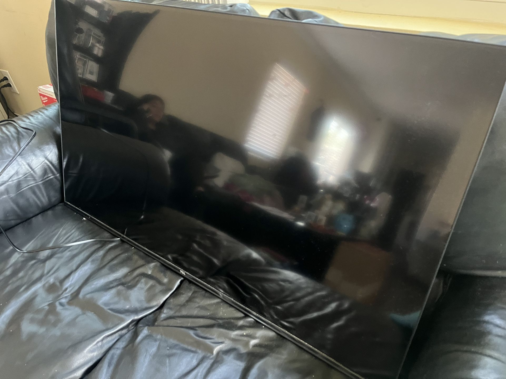 TCL 43” LED TV