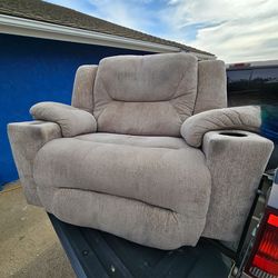 Free rocking recliner
