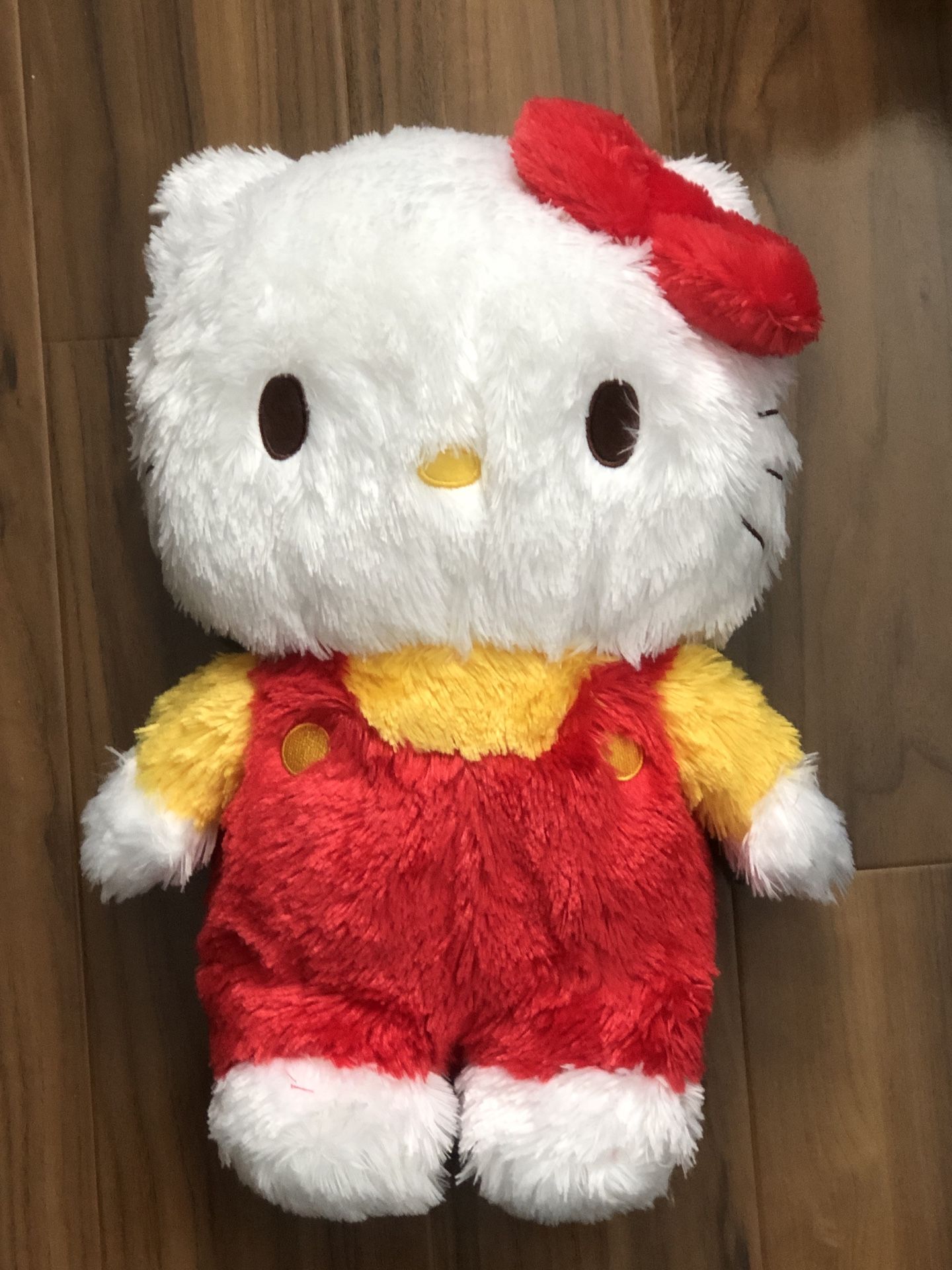 Hello Kitty Plushy New Sanrio