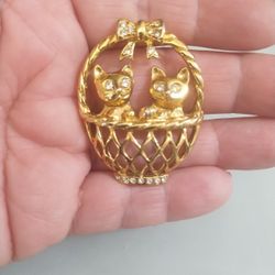 Vintage Brooch 