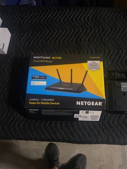 Netgear nighthawk R6700 smart WiFi router