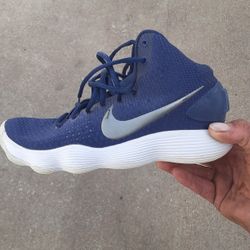 Nike ( Hyperdunk 2017) Size 7.5 Mens
