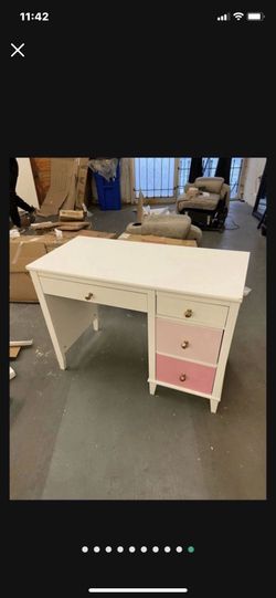 Little Seeds Monarch Hill Poppy Desk White/pink Ombr for Sale in Atlanta,  GA - OfferUp