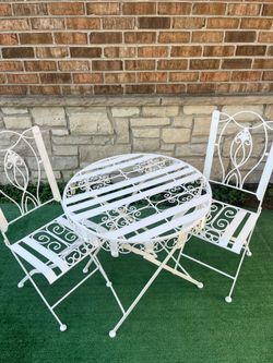 Metal bistro set