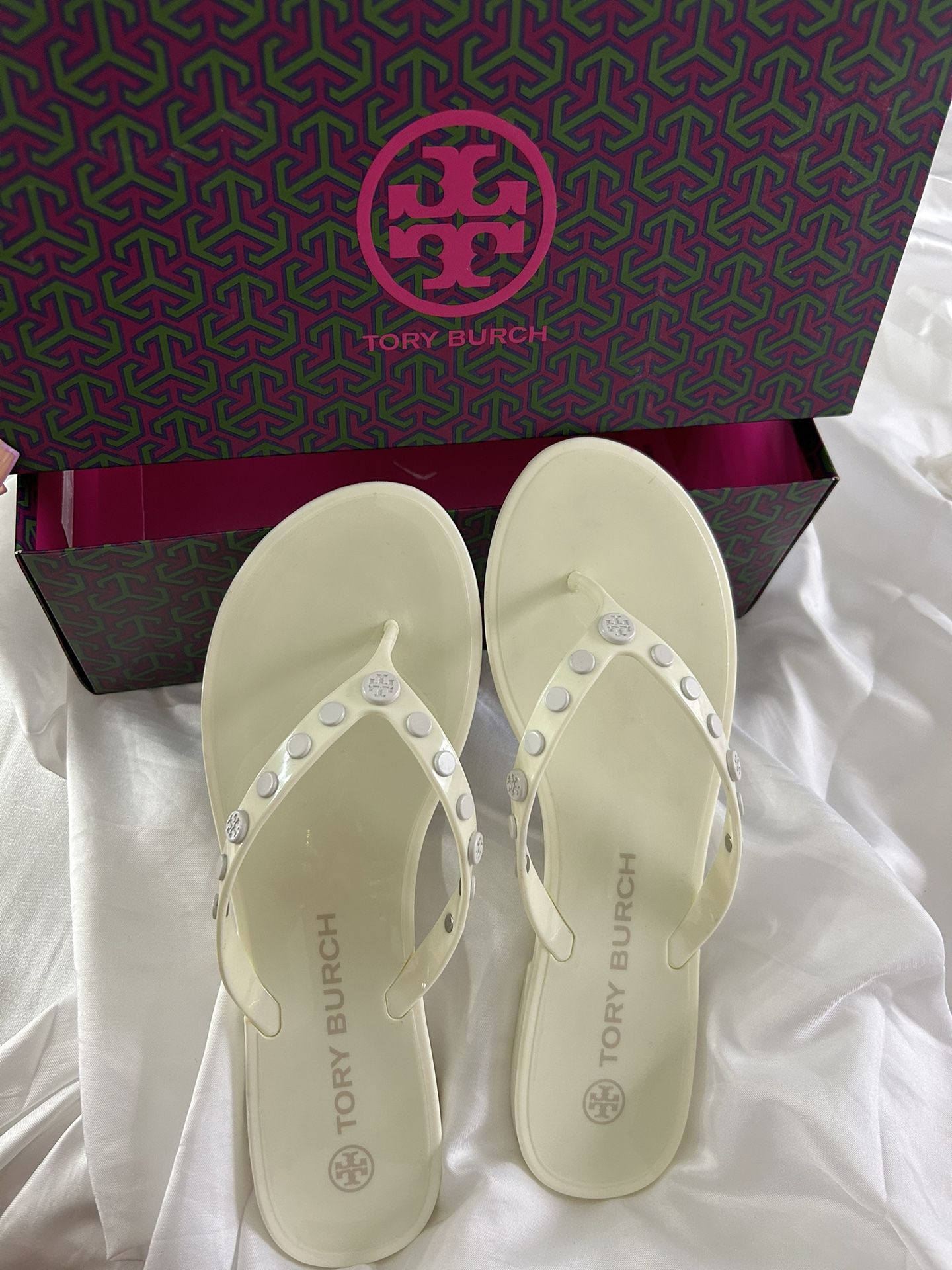tory burch 9w sandals