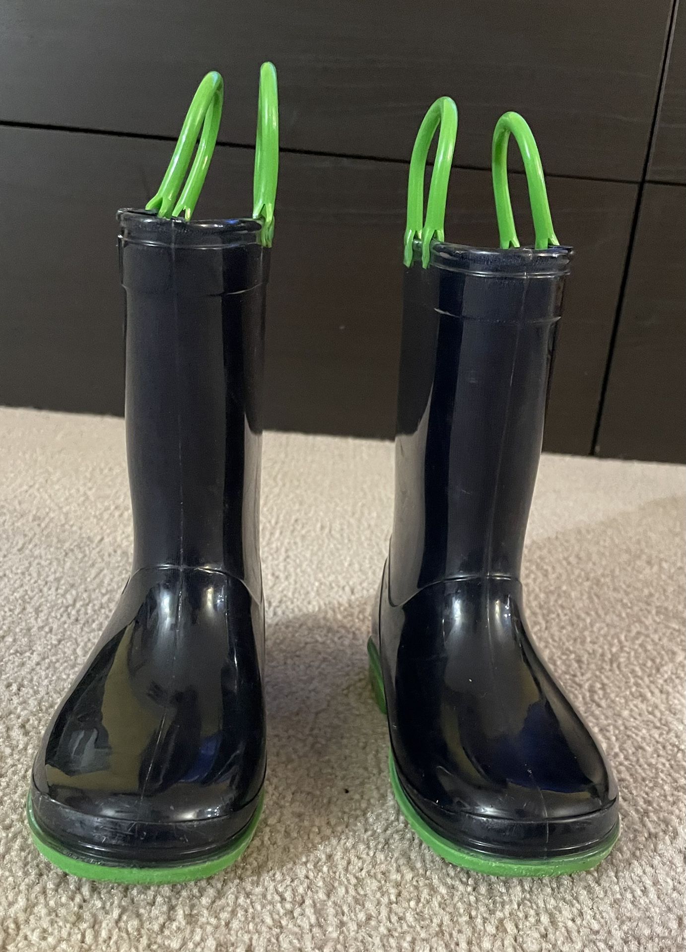 Toddler Boy Rain Boots - Size 9