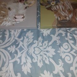 Son Dos Juegos Uno De Vacas Y Ro De Flores