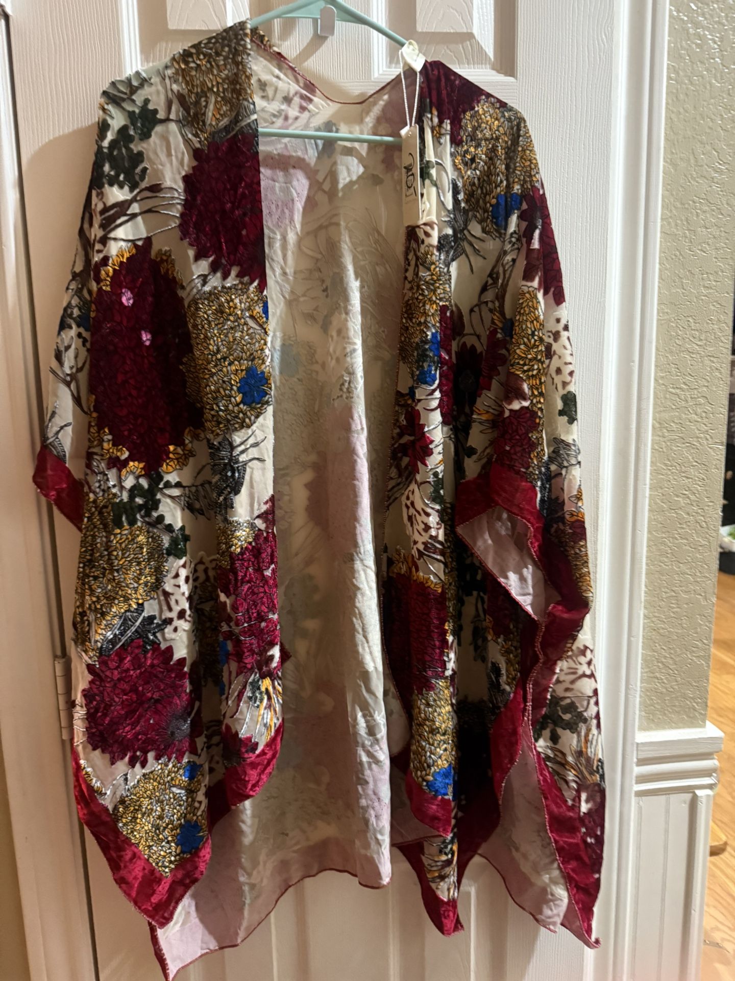 Simply Noelle-Kimono Wrap Sheer Velour Gypsy Shawl Sangria Color Floral One Size 5345
