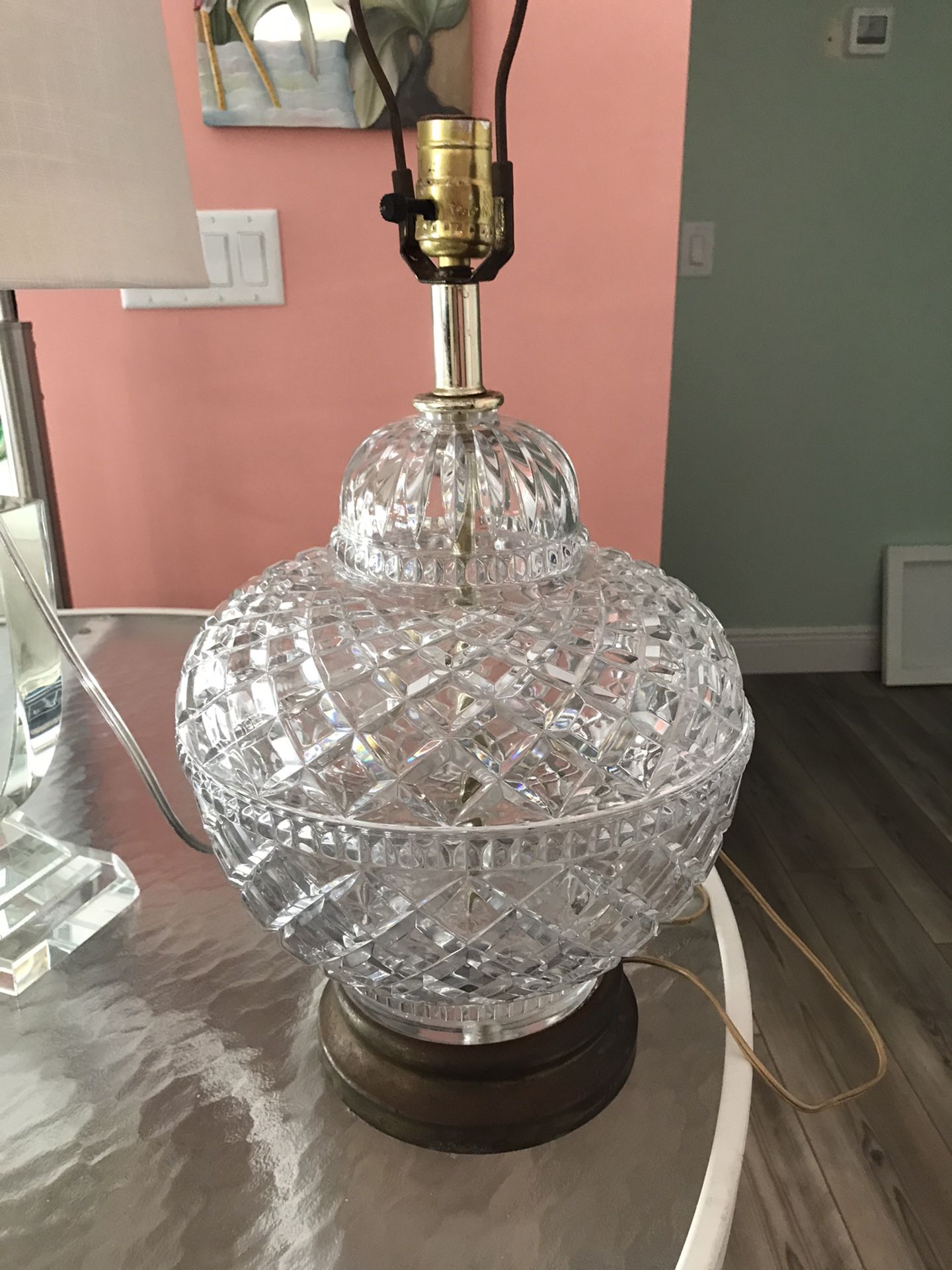 Cut crystal table lamp