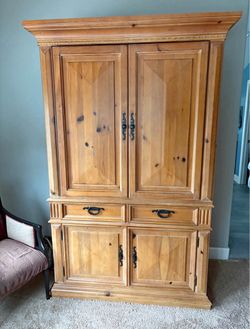 Armoire/TV cabinet/Bar/Coffee Bar