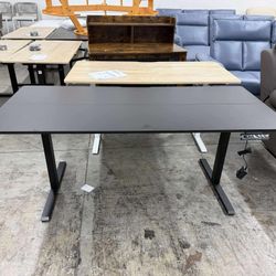 63x28 Standing Desk(little crack)