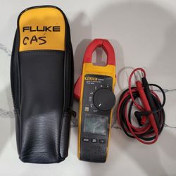 Fluke 902 FC Clamp Meter