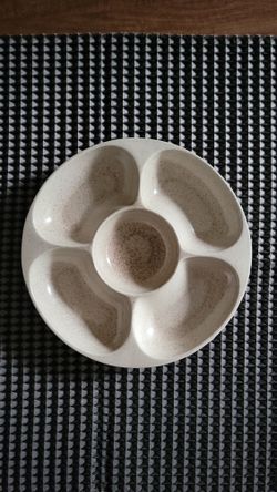 Red Wing Pottery Serving Piece.  Mint Condition.