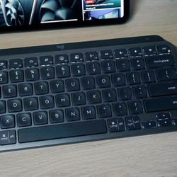 Logitech MX Mini Keyboard 