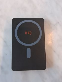 Portable magsafe battery