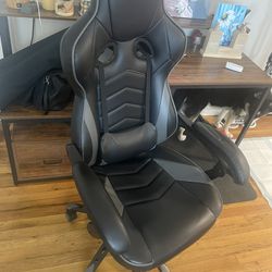Gamer Chair With Foot Rest