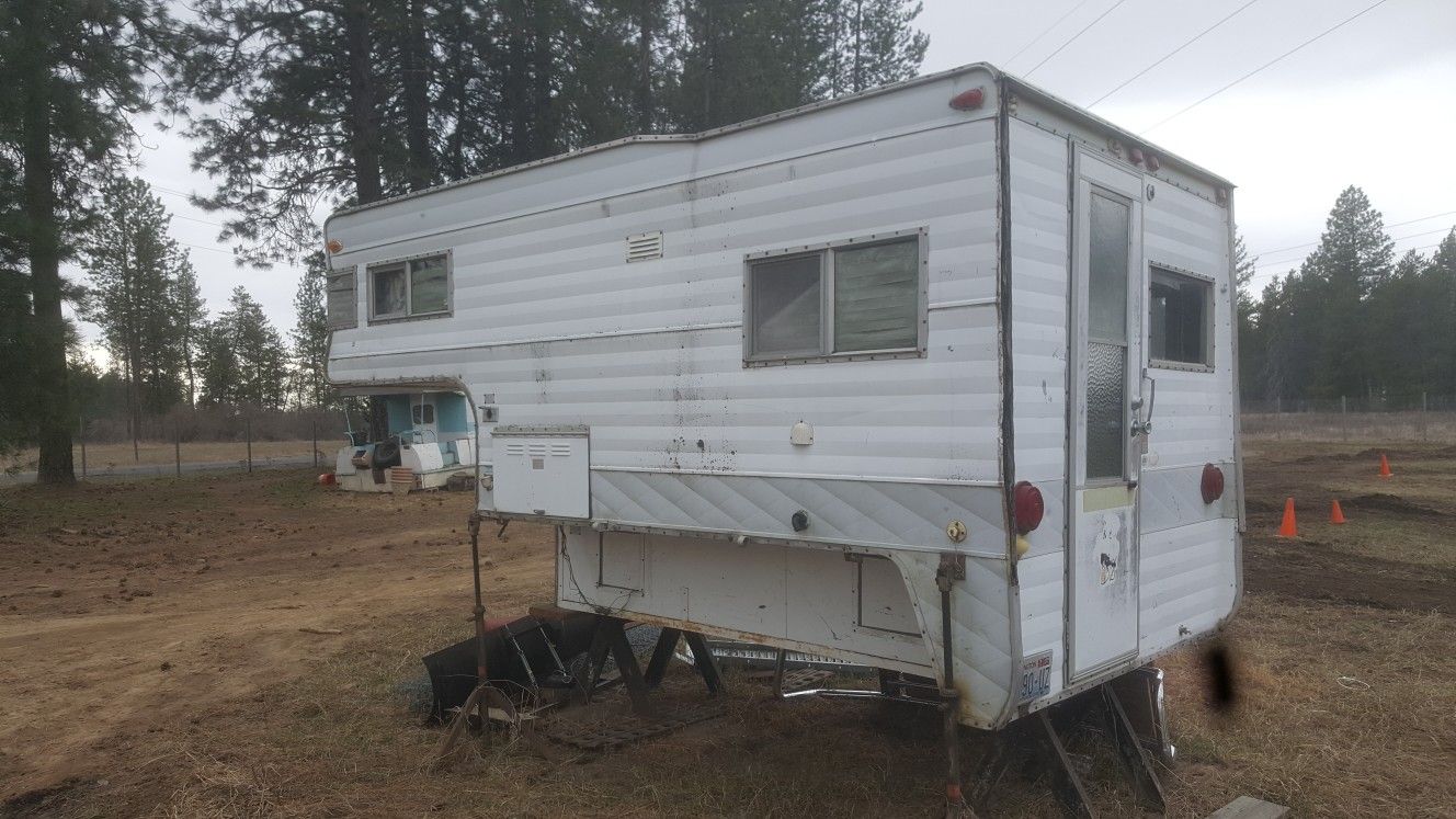 1969 Pick Up Camper 