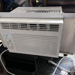 GE Window Air Conditioning Unit