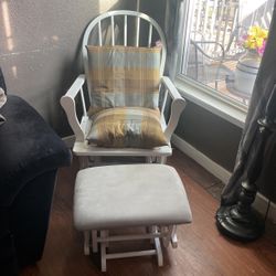 Rocker Chair With Foo