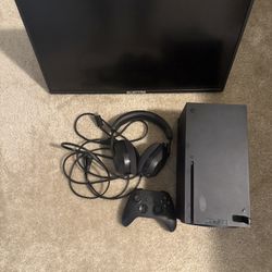 Xbox Series X 1TB ☘️BUNDLE☘️ (Gaming Monitor, Controller, & Wireless Headset!
