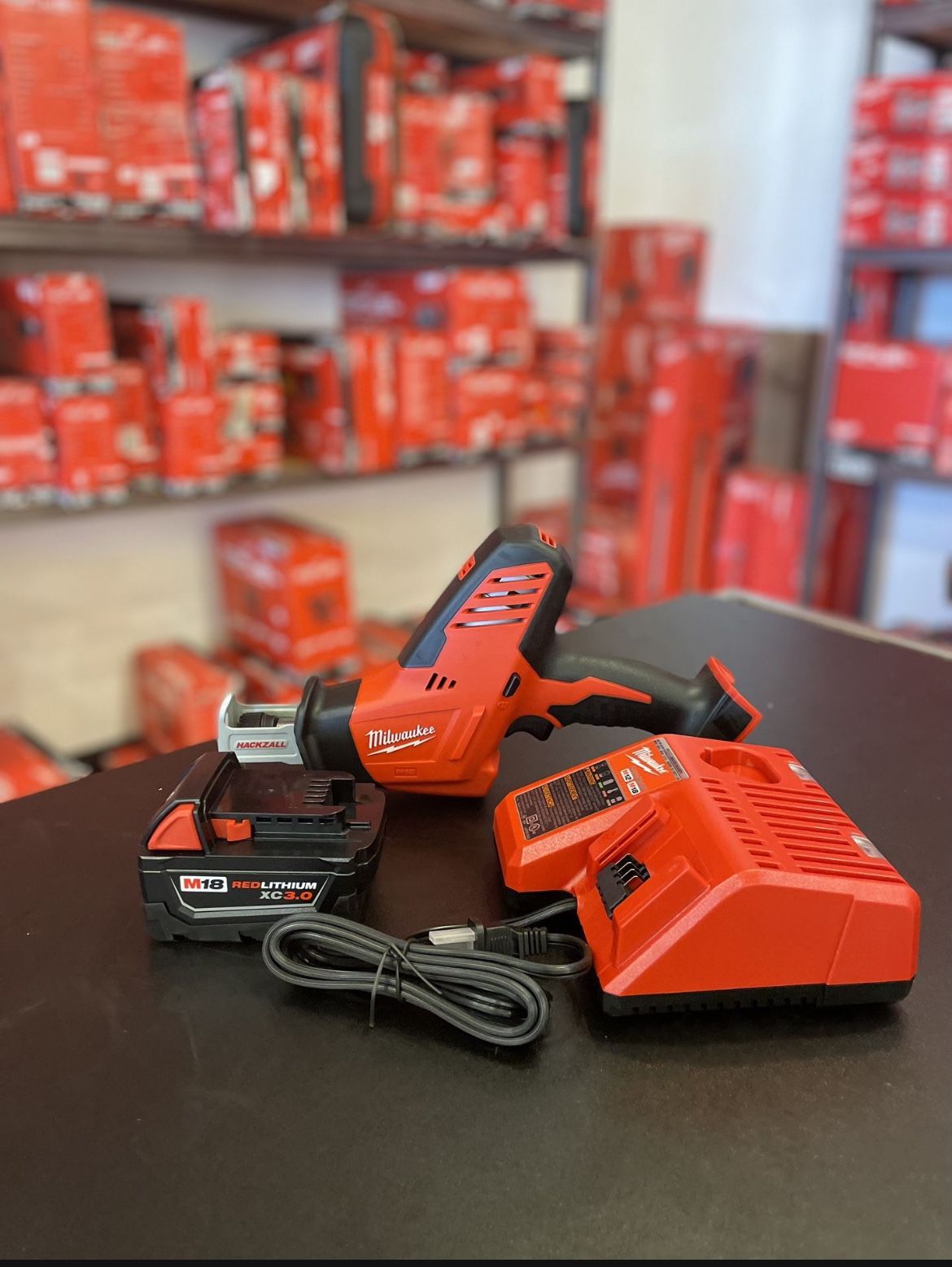 Milwaukee 18V Lithium-Ion Cordless Hackzall Reciprocating Saw Kit with (1)  3.0 ah Battery, Charger and Tool Bag 2625-21 for Sale in Las Vegas, NV  OfferUp