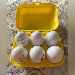 Toomies Hide & Squeak Eggs Toddler Toys