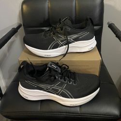 ASICS Gel Kayano 32/ Size 9 Men’s $85