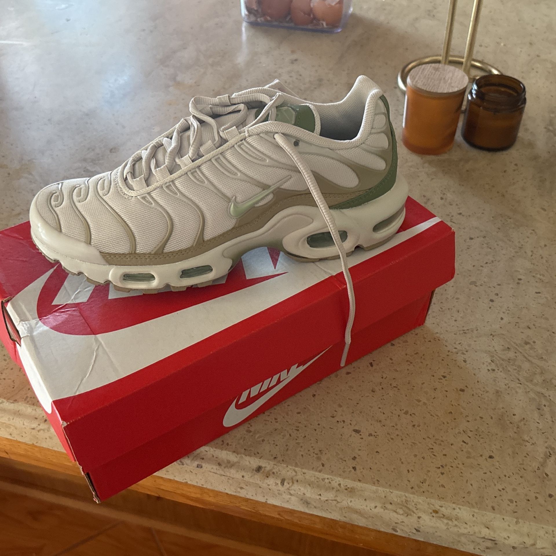Nike Air Max Plus - Women’s Size 7-