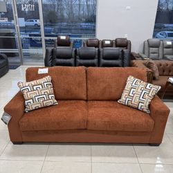 Brand New Ashley 🎀 HOT DEAL 🤝AVIEMORE SPICE SOFA