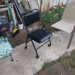 Foldable Chair With Wheels